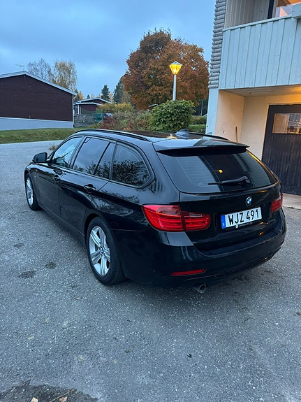 BMW 320d 4 of 17