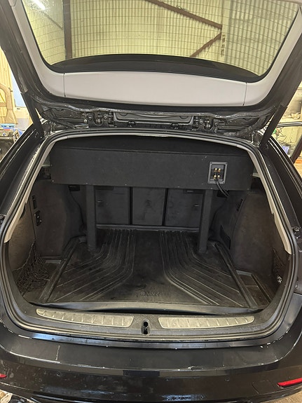 BMW 320d 9 of 17