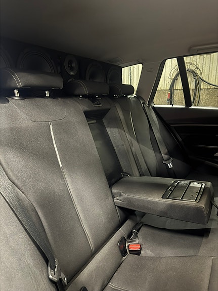 BMW 320d 11 of 17
