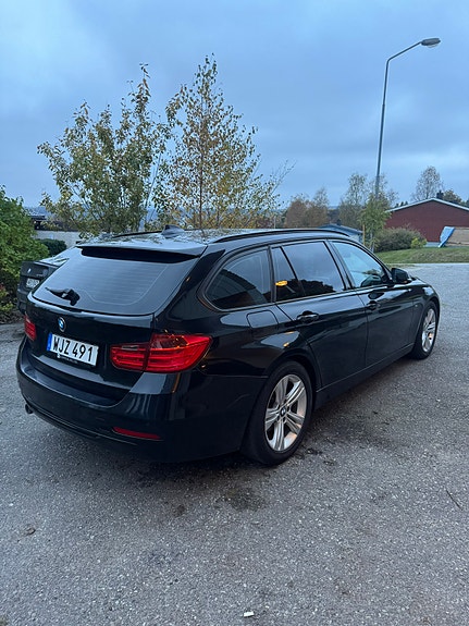 BMW 320d 6 of 17