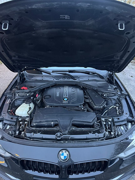 BMW 320d 8 of 17