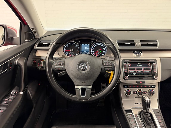 Volkswagen Passat Alltrack 10 of 20