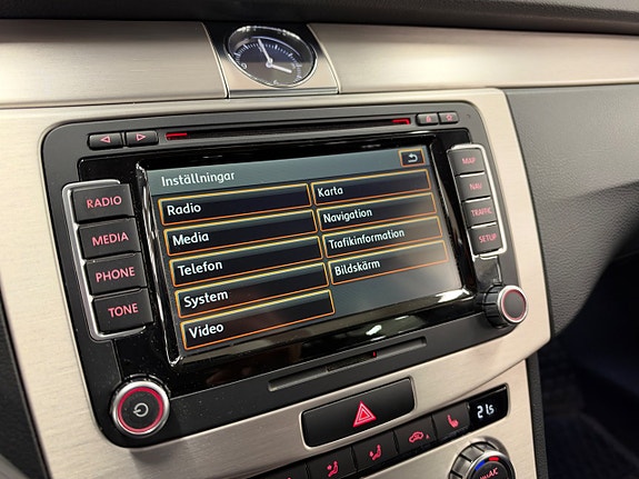 Volkswagen Passat Alltrack 13 of 20