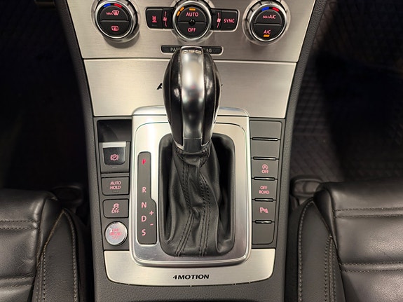 Volkswagen Passat Alltrack 15 of 20