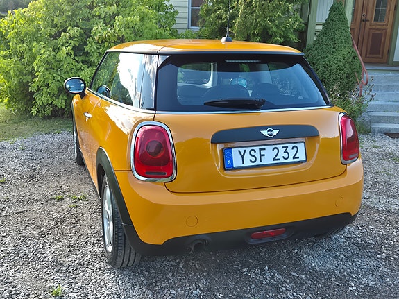 MINI One 2 of 9