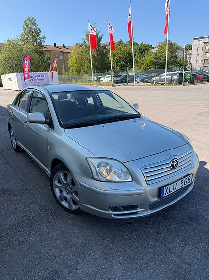 Toyota Avensis 4 of 4