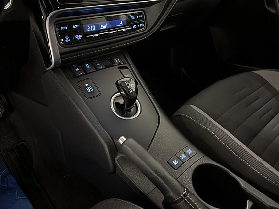 Toyota Auris 14 of 16