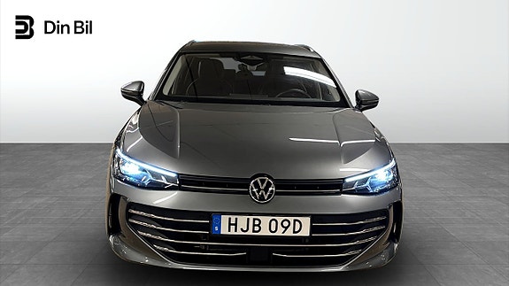 Volkswagen Passat 4 of 13