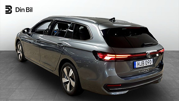 Volkswagen Passat 3 of 13