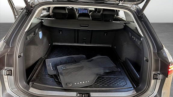 Volkswagen Passat 12 of 13