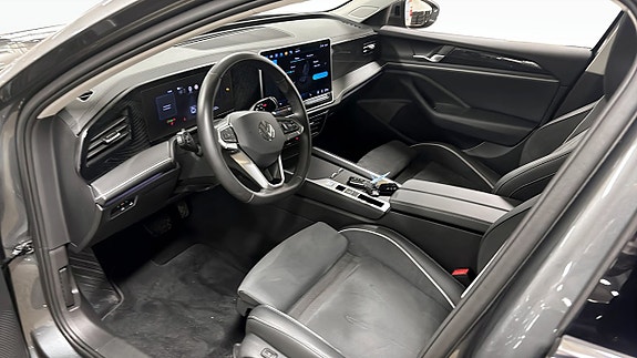 Volkswagen Passat 7 of 13