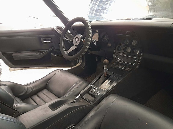 Chevrolet Corvette 7 of 9