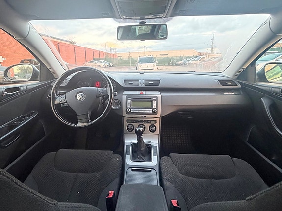 Volkswagen Passat 6 of 6