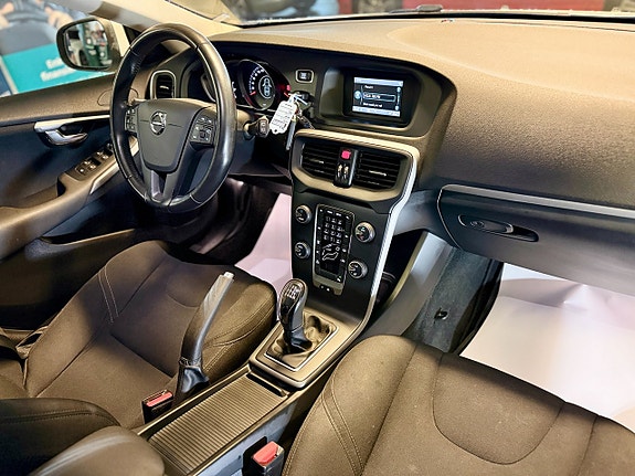 Volvo V40 10 of 18