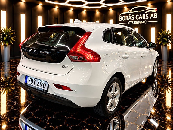 Volvo V40 3 of 18