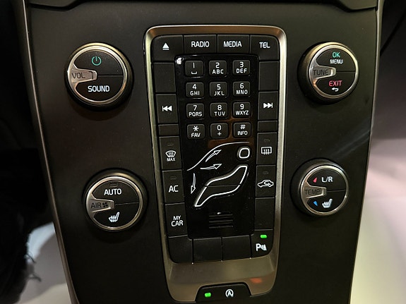 Volvo V40 14 of 18