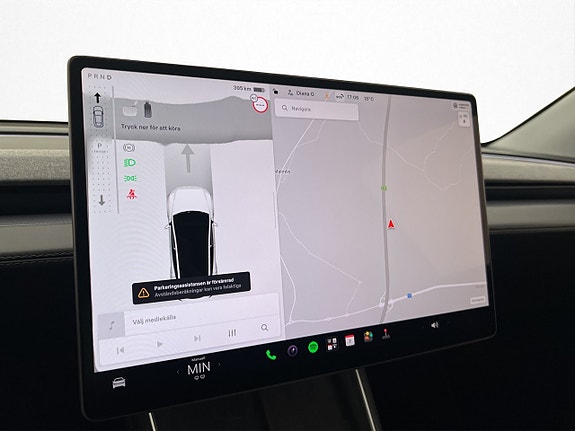 Tesla Model Y 22 of 30
