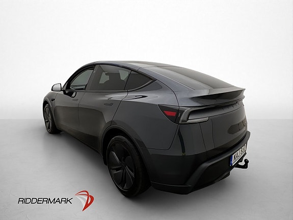 Tesla Model Y 6 of 30