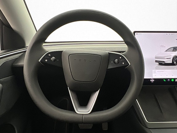 Tesla Model Y 17 of 30