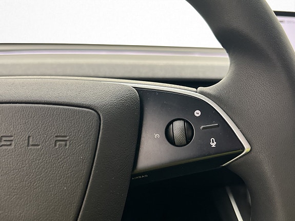 Tesla Model Y 19 of 30