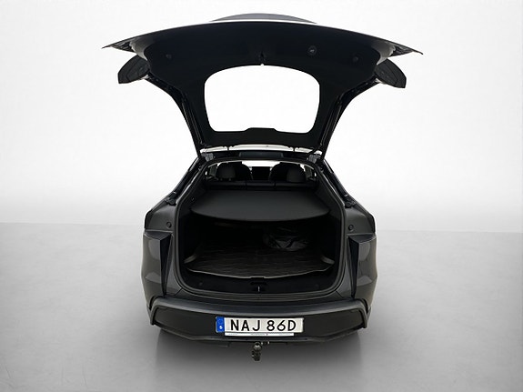 Tesla Model Y 11 of 30