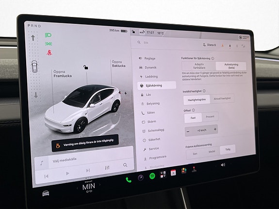 Tesla Model Y 25 of 30