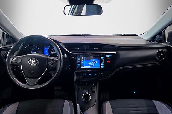 Toyota Auris 9 of 18
