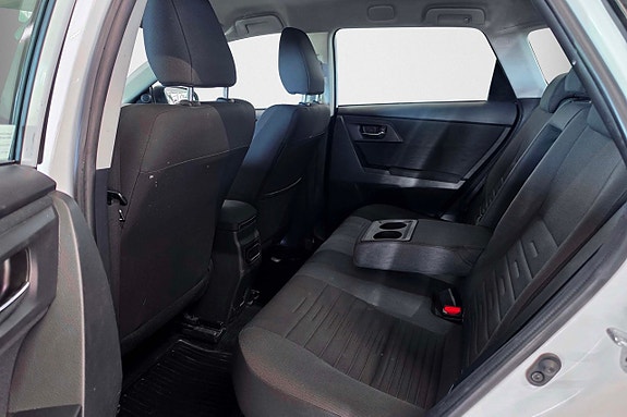 Toyota Auris 12 of 18