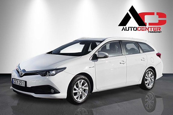 Toyota Auris 6 of 18