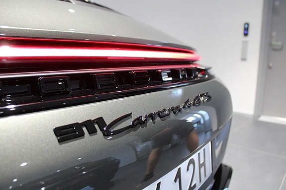 Porsche 911 Carrera 4 GTS 8 of 19
