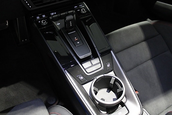 Porsche 911 Carrera 4 GTS 15 of 19