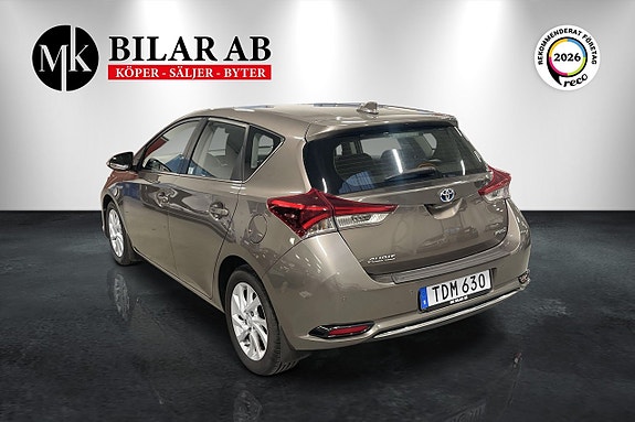 Toyota Auris 6 of 13