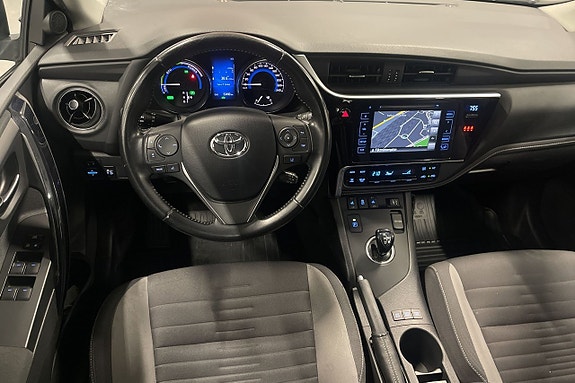 Toyota Auris 11 of 13