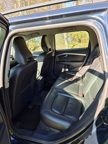 Volvo V70 8 of 10