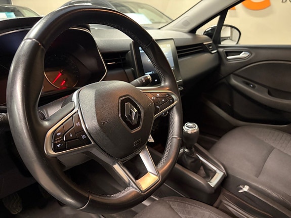 Renault Clio 12 of 17