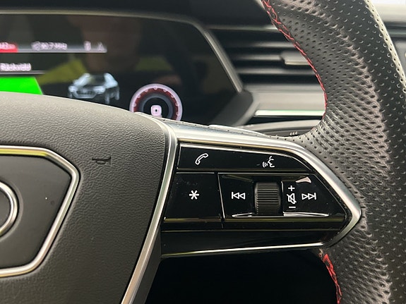 Audi Q8 22 of 30