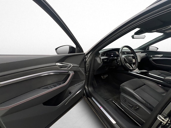 Audi Q8 13 of 30