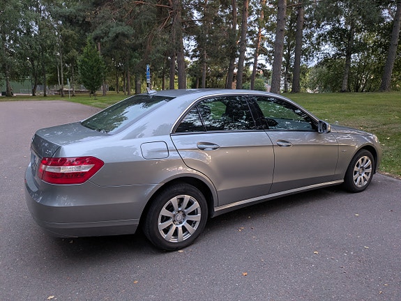 Mercedes-Benz E200 3 of 11