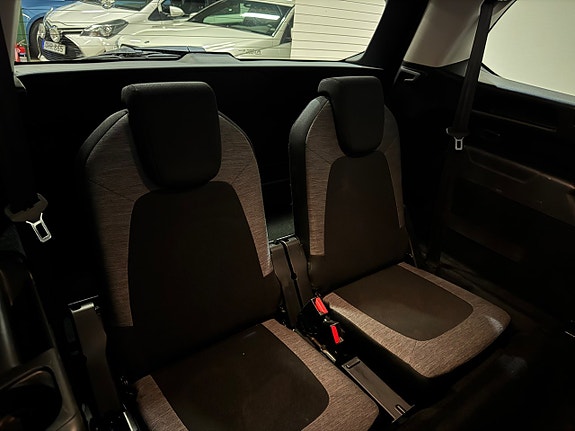 Citroen Grand C4 Picasso 20 of 21
