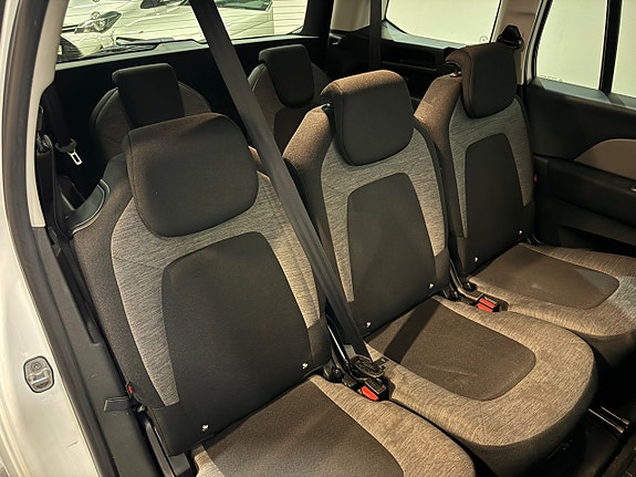 Citroen Grand C4 Picasso 19 of 21