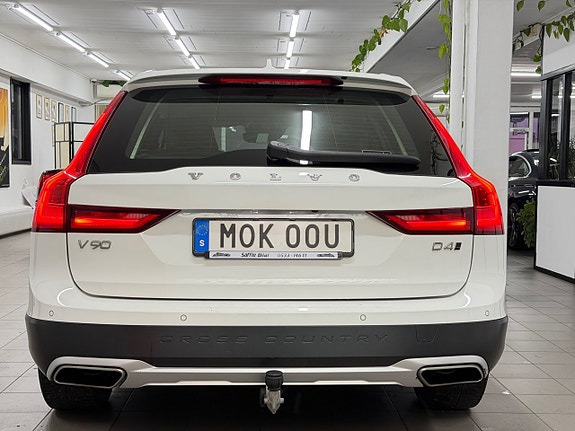 Volvo V90 Cross Country 14 of 30