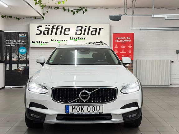 Volvo V90 Cross Country 10 of 30