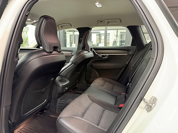 Volvo V90 Cross Country 29 of 30
