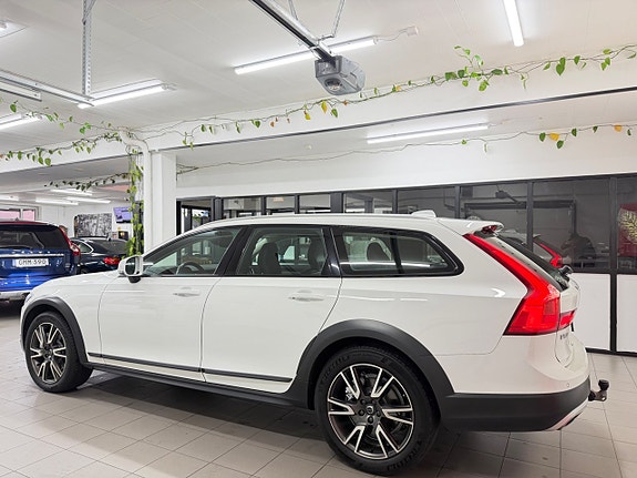 Volvo V90 Cross Country 7 of 30