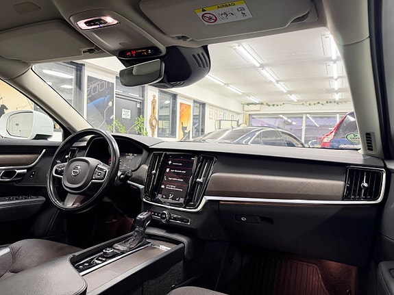 Volvo V90 Cross Country 23 of 30