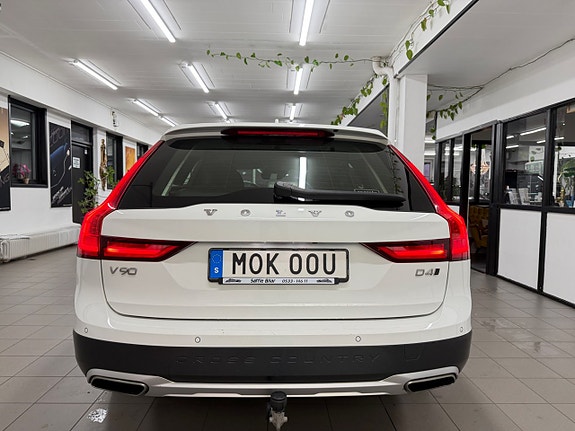 Volvo V90 Cross Country 15 of 30
