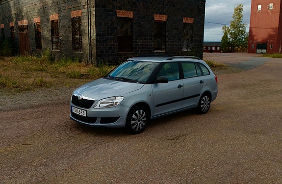 Skoda Fabia 2 of 10