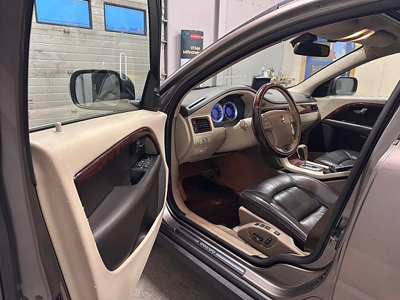 Volvo XC70 7 of 25