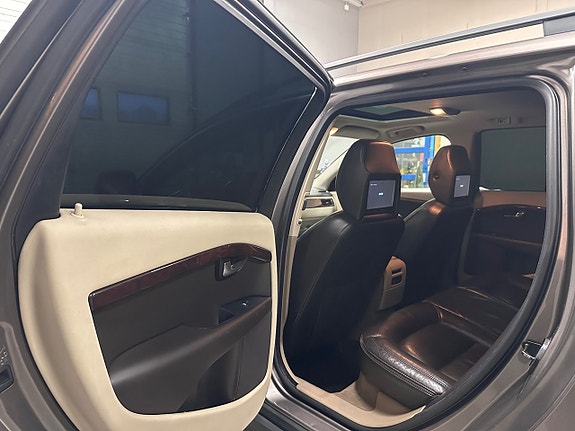 Volvo XC70 17 of 25