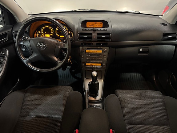 Toyota Avensis 14 of 24